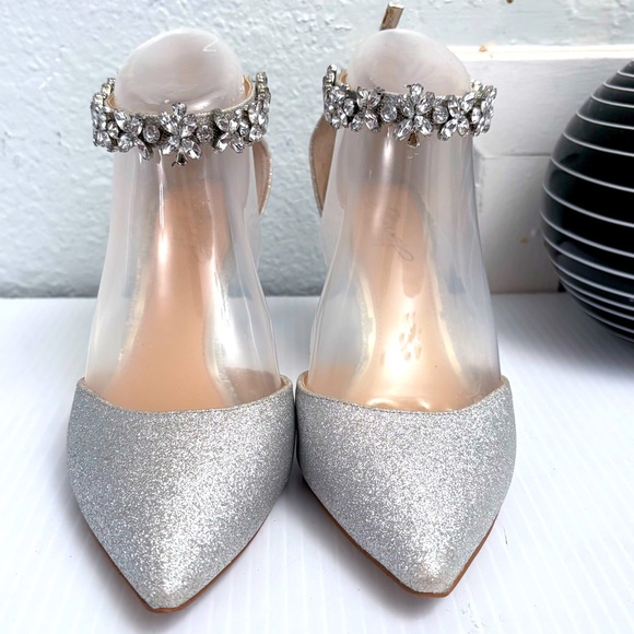 Jewel Badgley Mischka Silver Raleigh Rhinestone Ankle Strap Pumps Size 7.5 - Picture 4 of 12